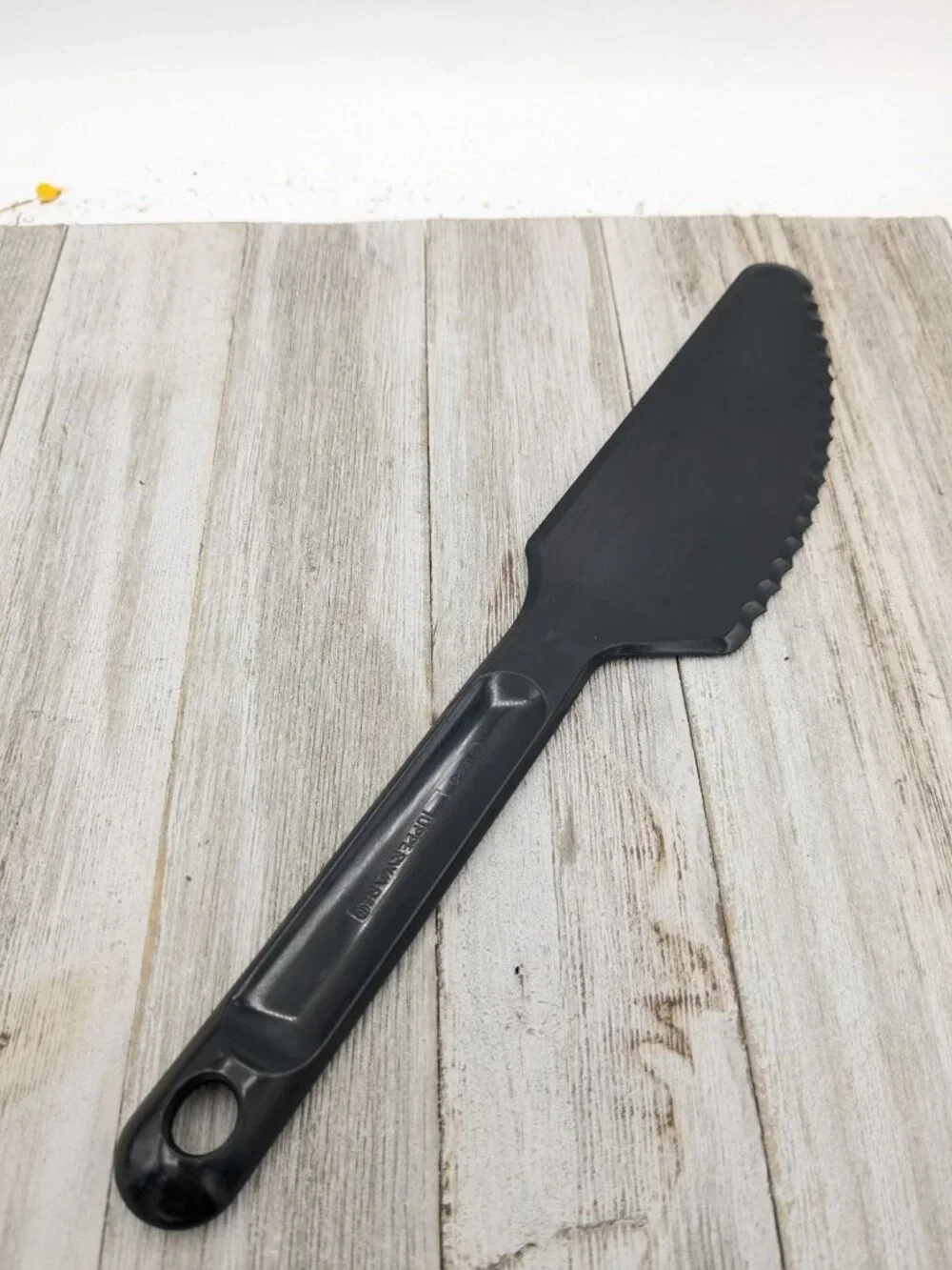 Vintage Tupperware Knife Cake Pie Slicer Server #1819 Black